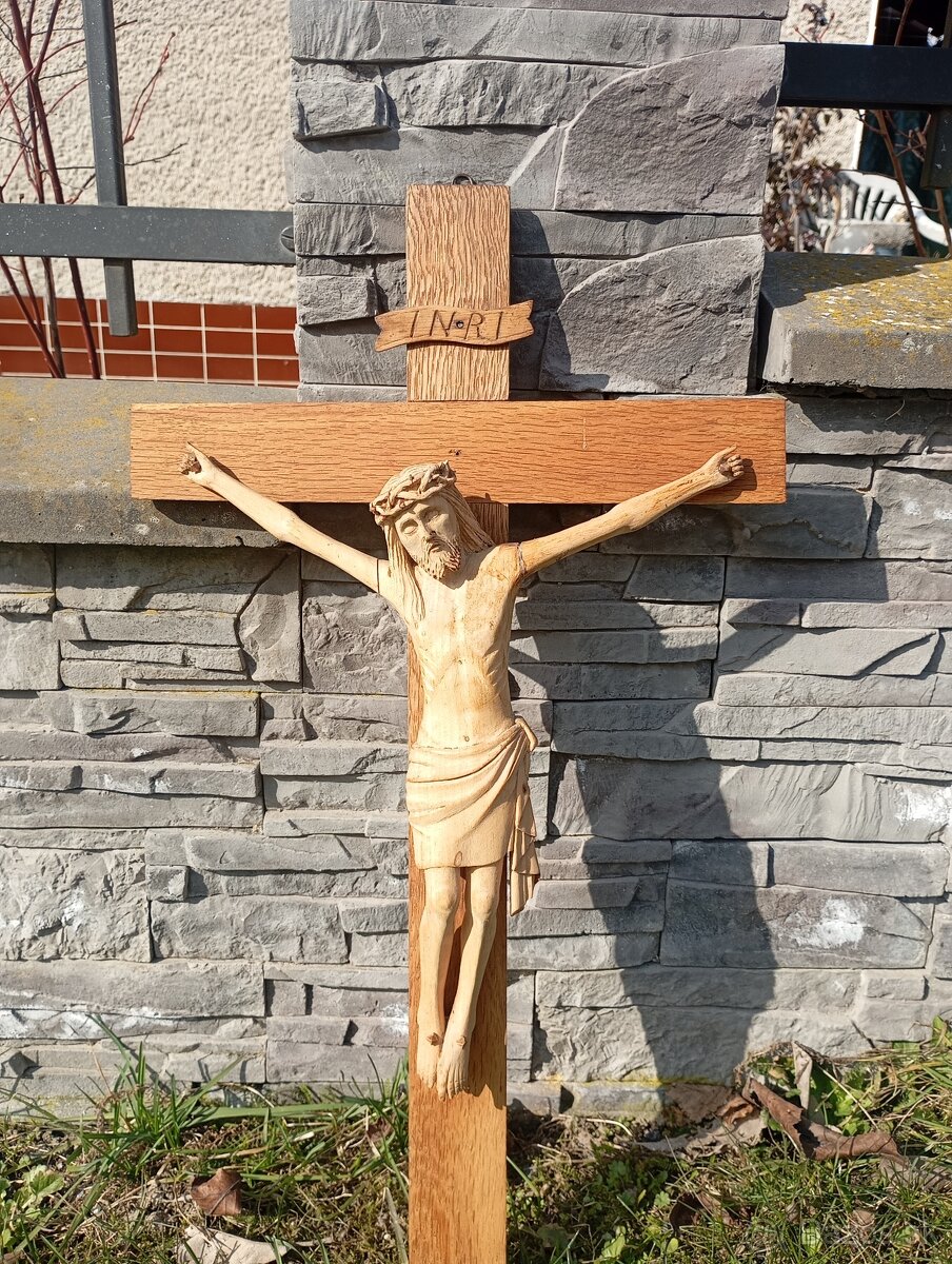 Predám pekny drevený kriz - 2