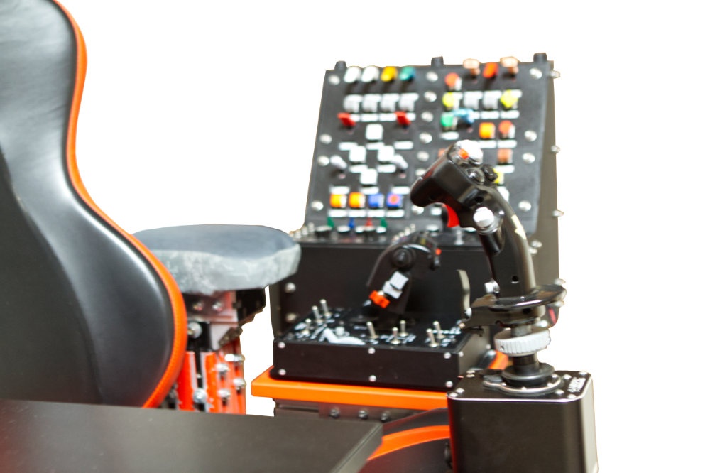 Predám herné kreslo so stolom a príslušenstvom - 2