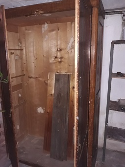 Skriňa vysoká – starožitná - 2