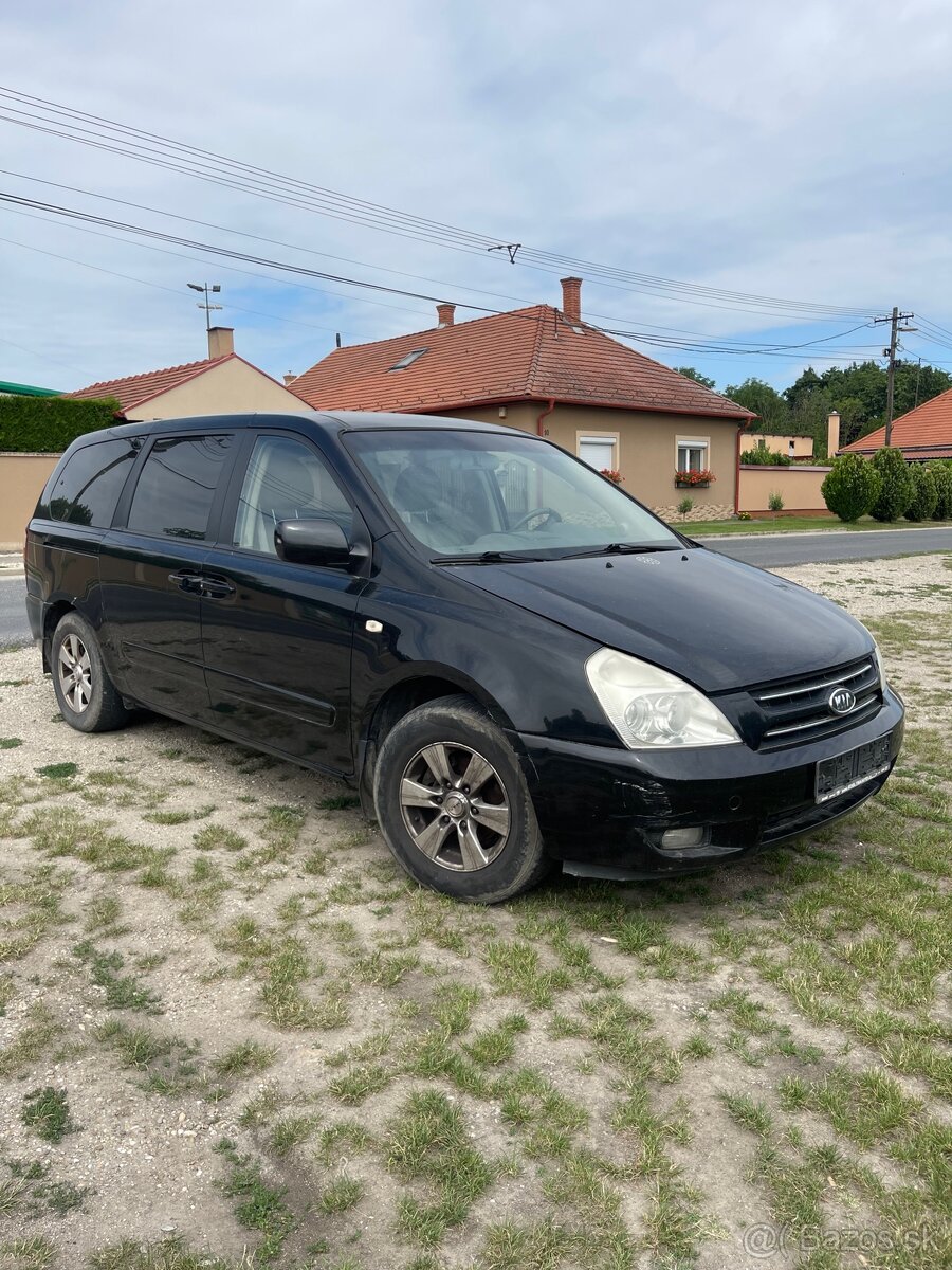 Kia Carnival - 2