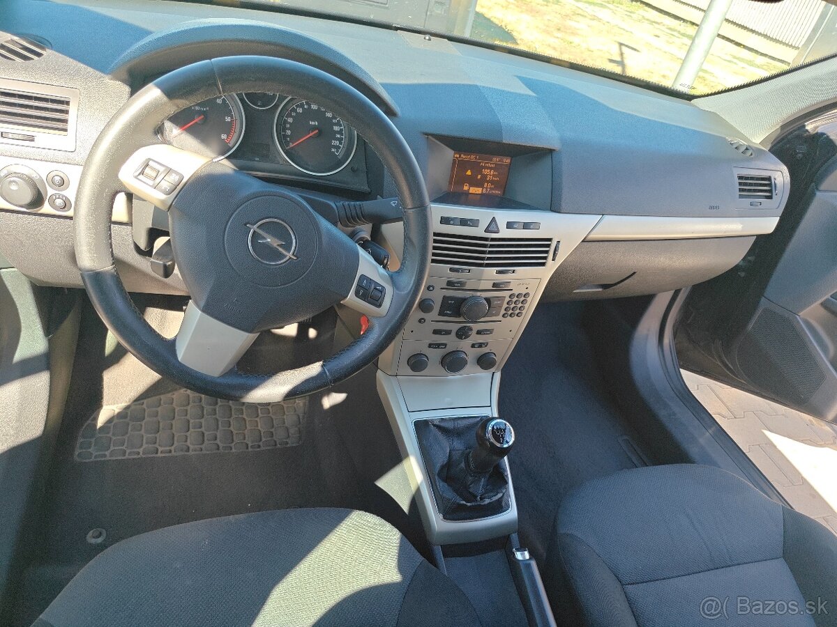 Opel Astra H Caravan 1.9 CDTI 74 kW - 2
