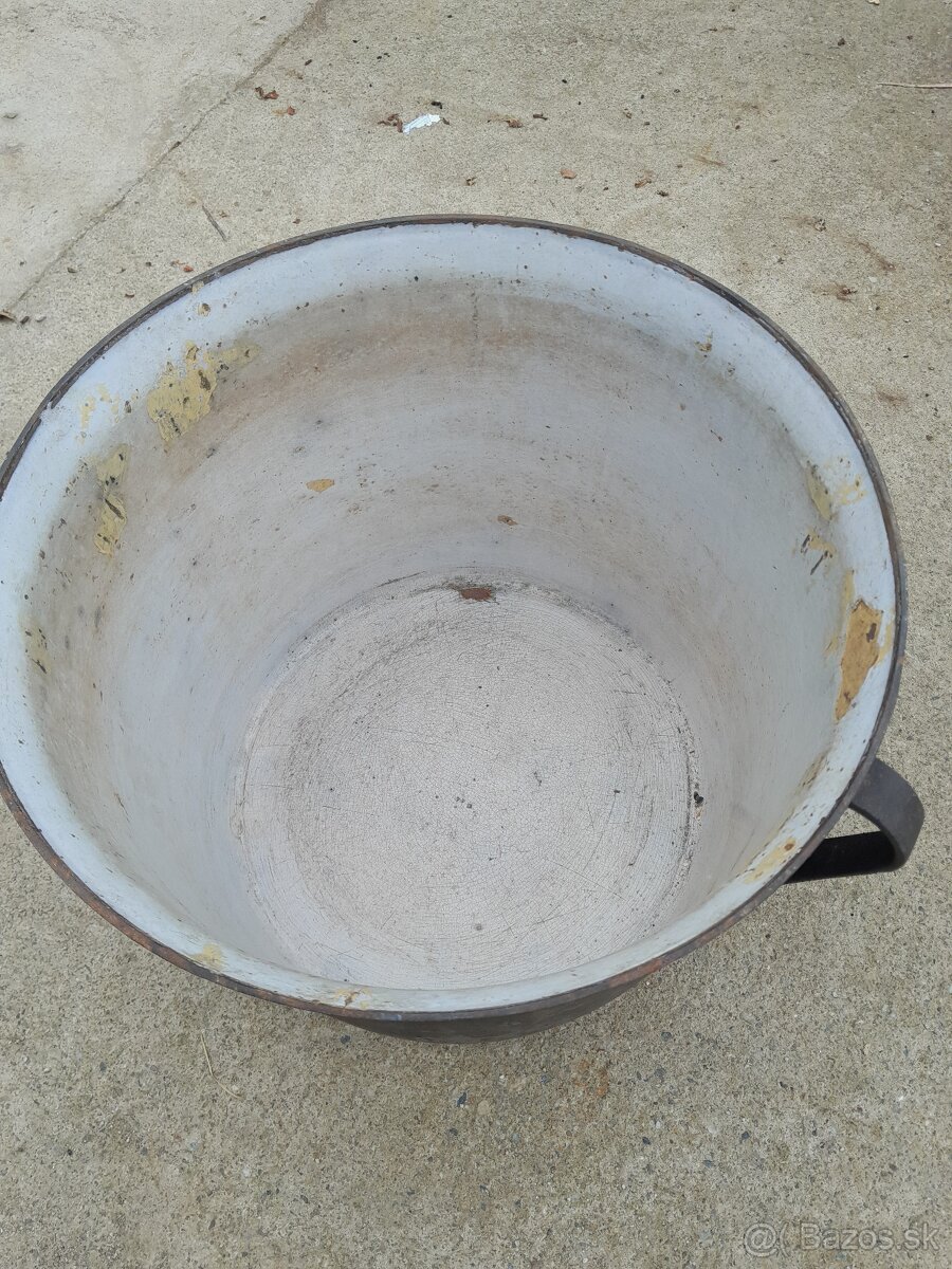 Predám veľmi starý liatinový kotlík - 2