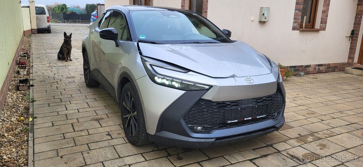Toyota C-HR 2.0-l-VVT-i Hybrid Style - poškodený predok - 2