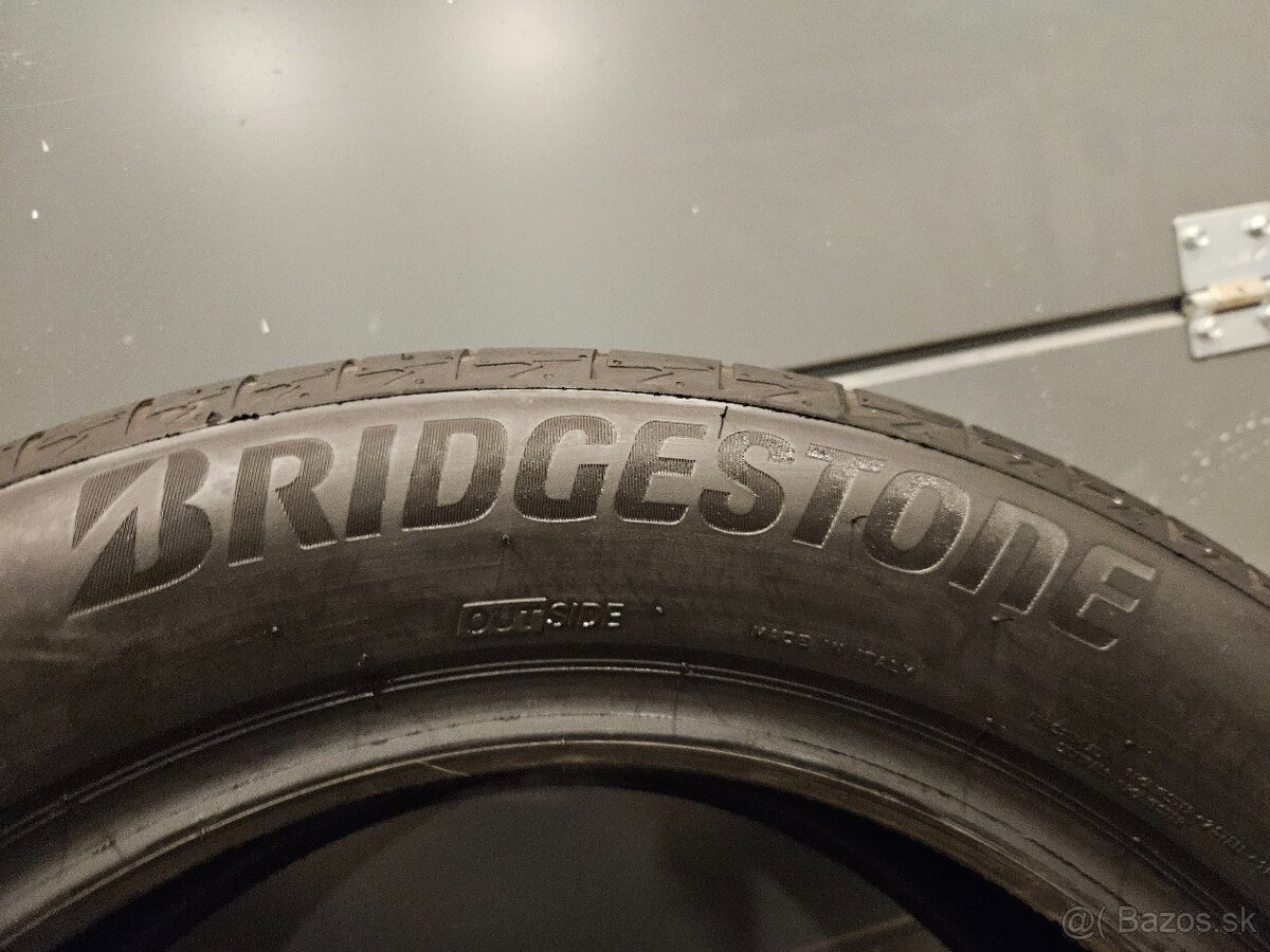Prakticky nové letné pneumatiky Bridgestone - 235/55 r18 - 2