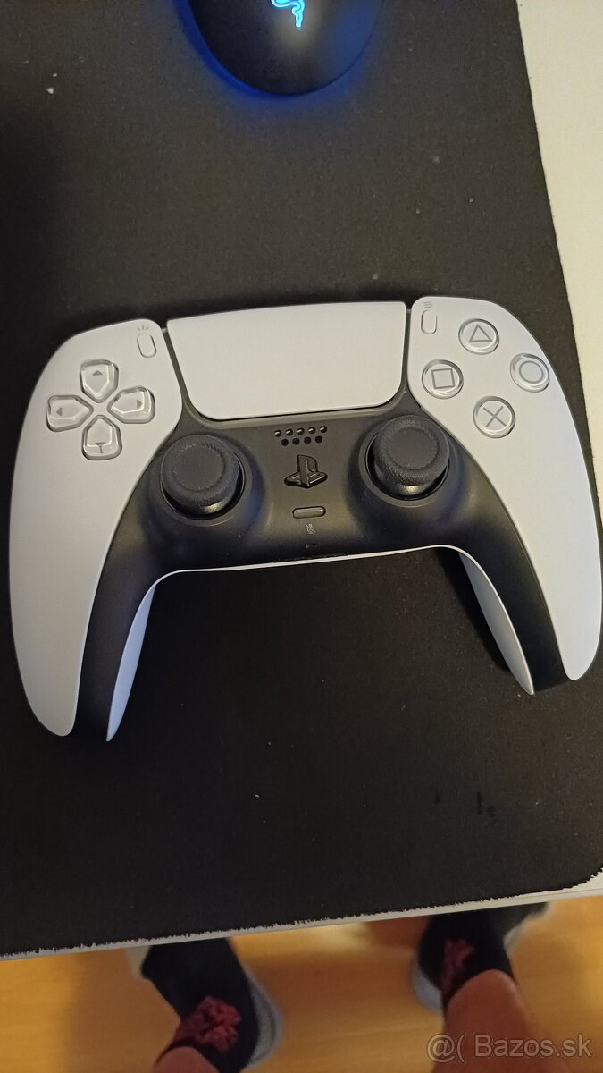 Predám ovládač na ps5 DualSense biely - 2
