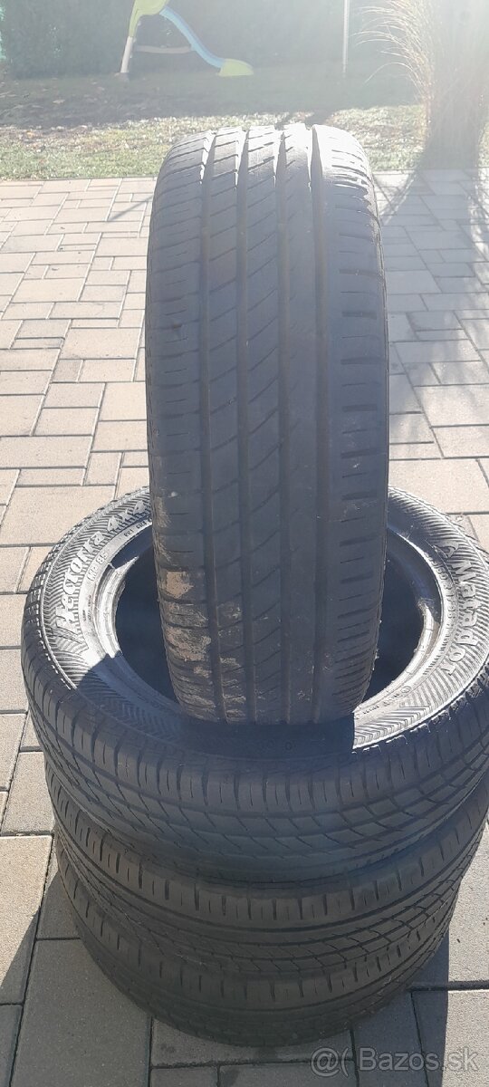 Predám pneumatiky letné 215/60 R17 - 2