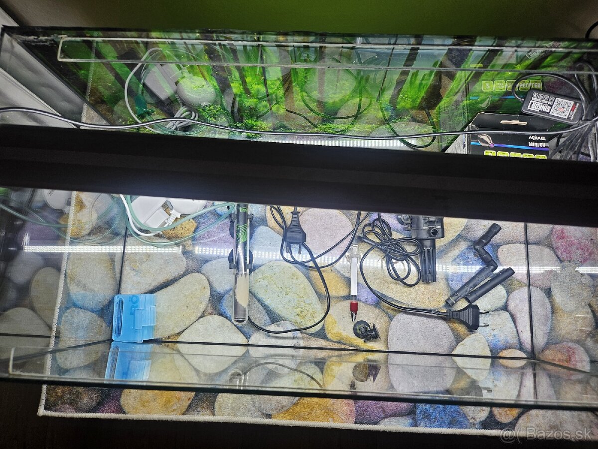 Akvarium zo stolíkom - 2