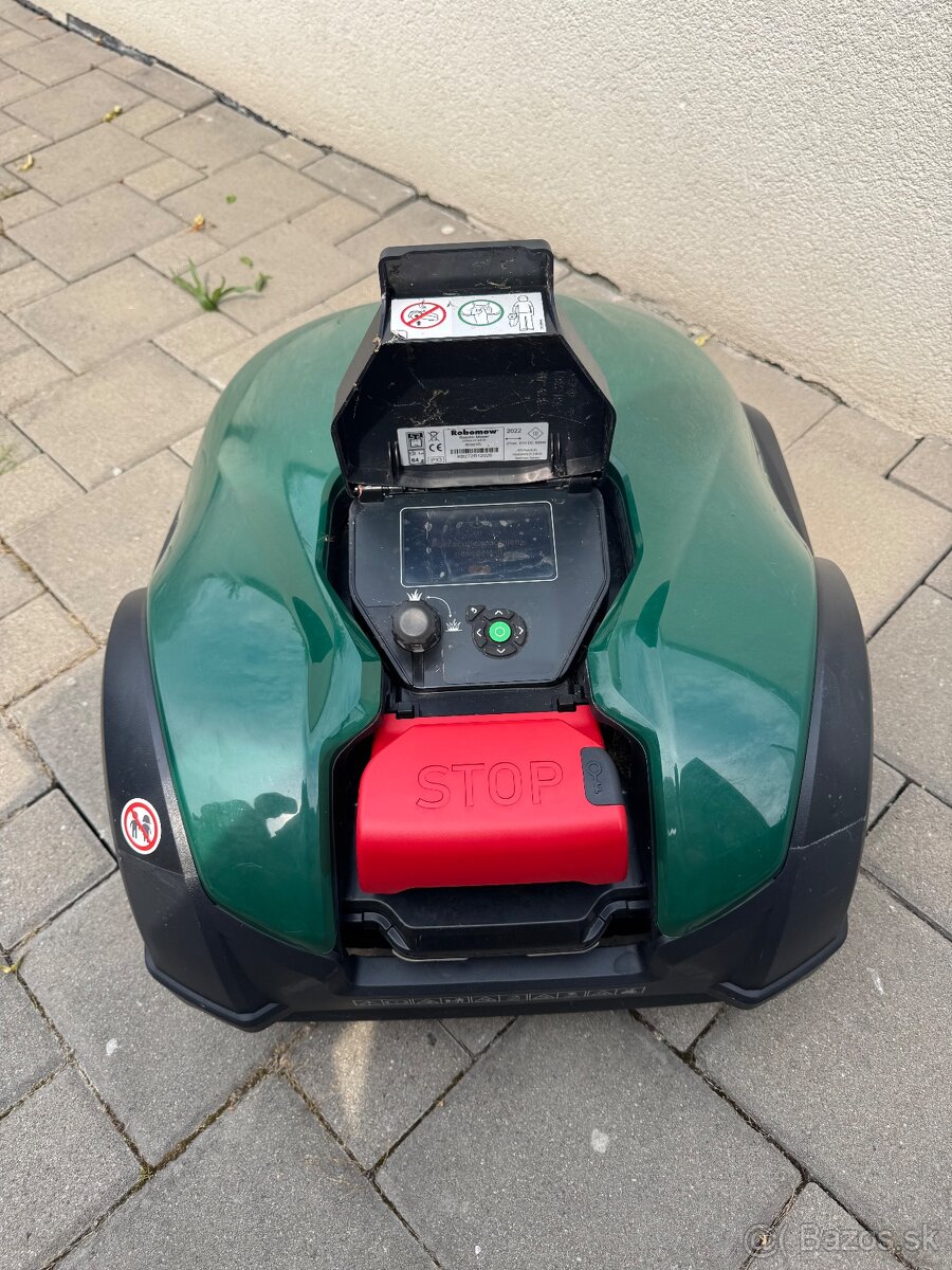 ROBOMOW RK1000 PRO + domček pre robotickú kosačku - 2