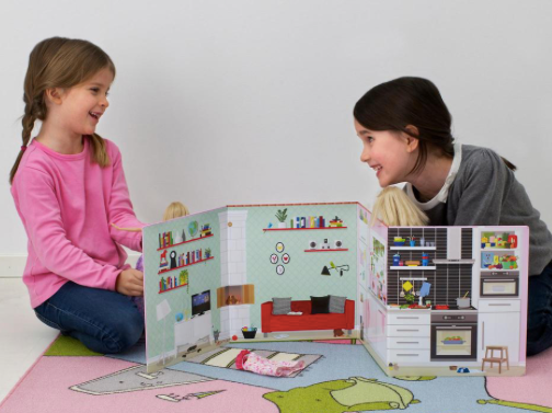 Nábytok pre bábiky + kartónový dom - 2