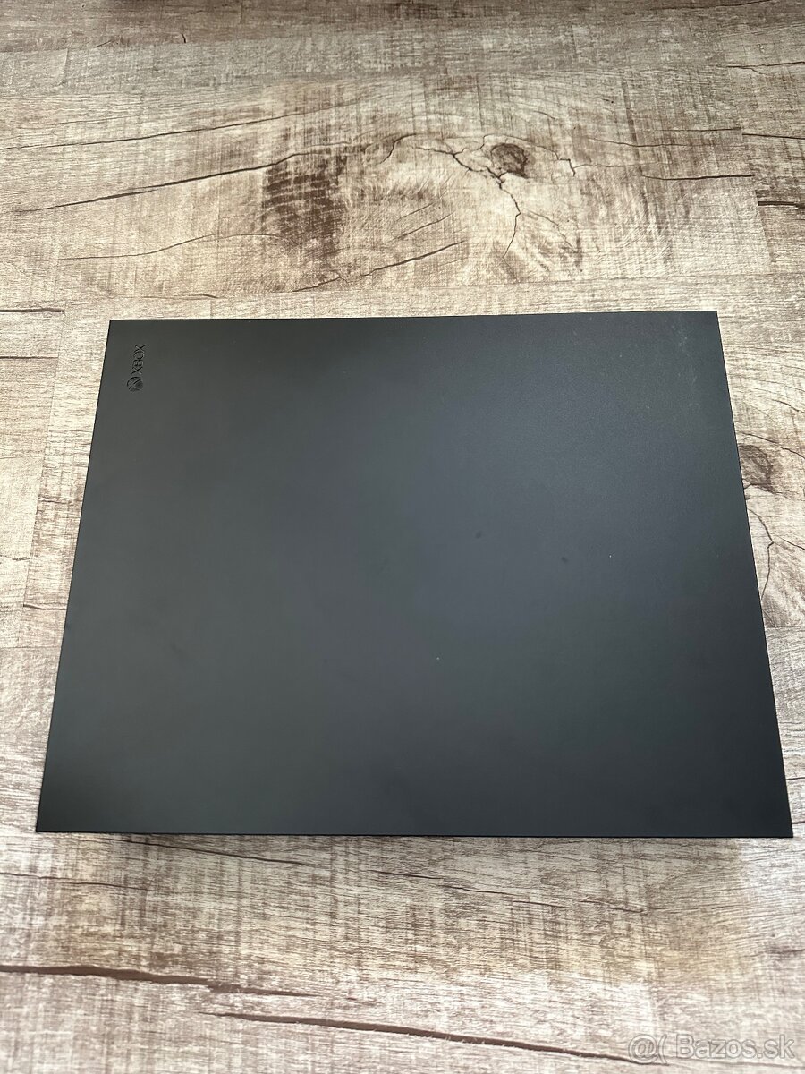 Xbox One X 1TB | 2x ovládač | 9x hry - 2