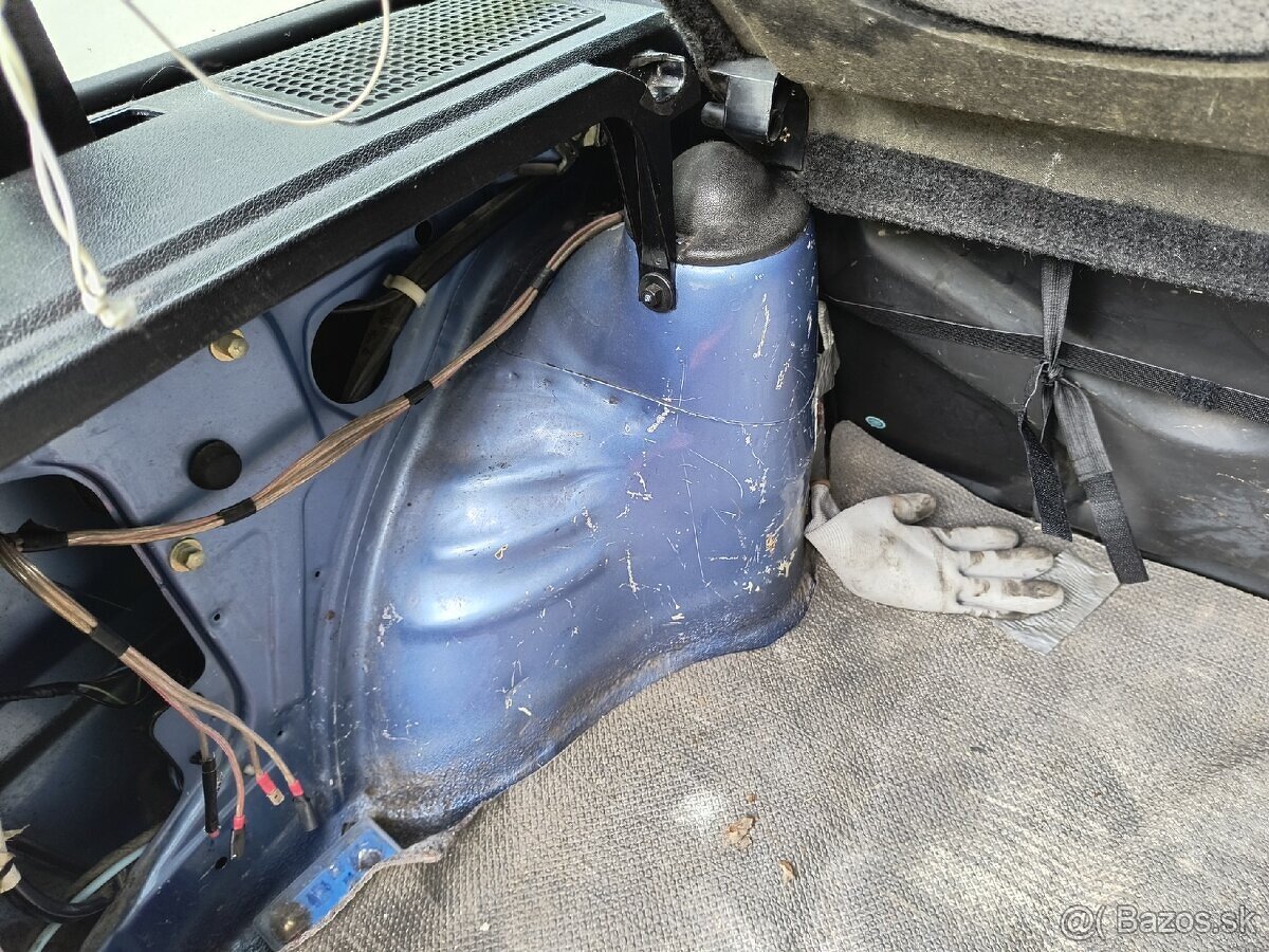 Predam Volkswagen Polo Fox Mk2 1.0benzin r.v95 naj 220000km - 2