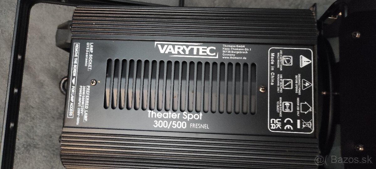 Divadelný reflektor 500w fresnel s clonami - 2