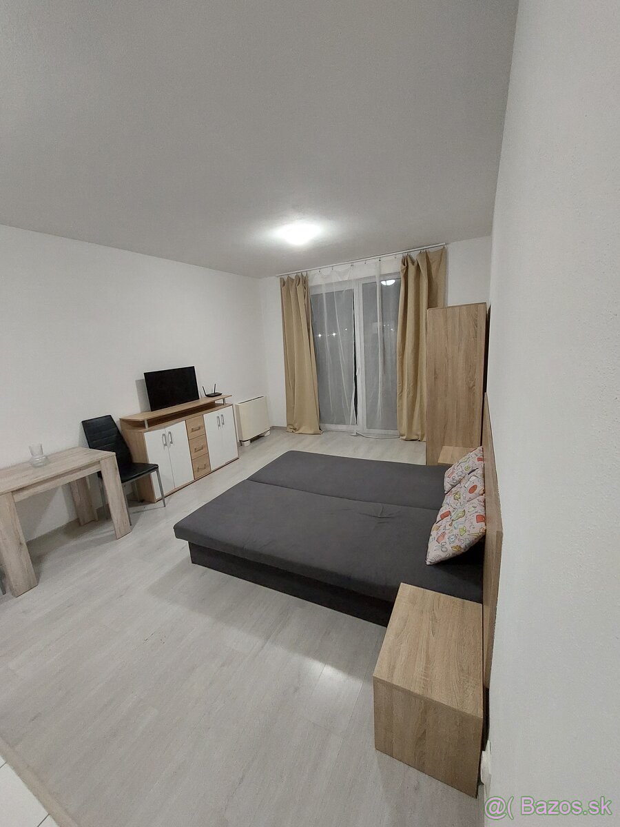 Garsónka-Senec- Horný Dvor - 2