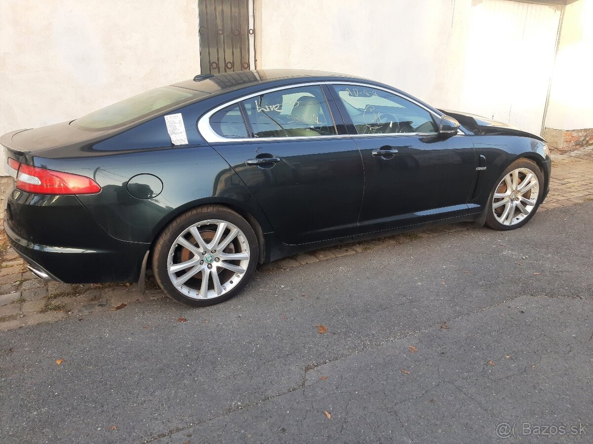Jaguar XF-3,0D - 2