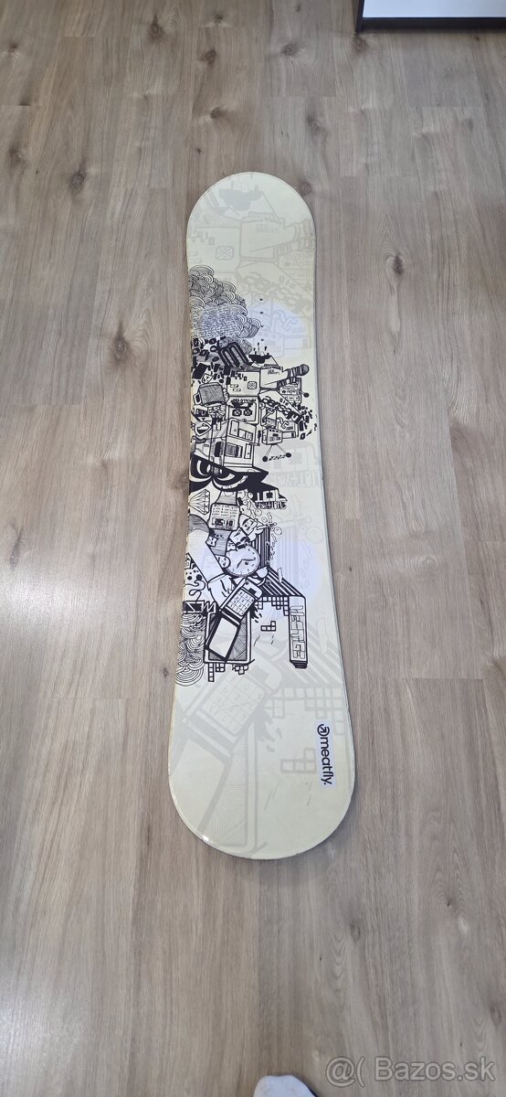 Predám snowboard s viazaním. - 2