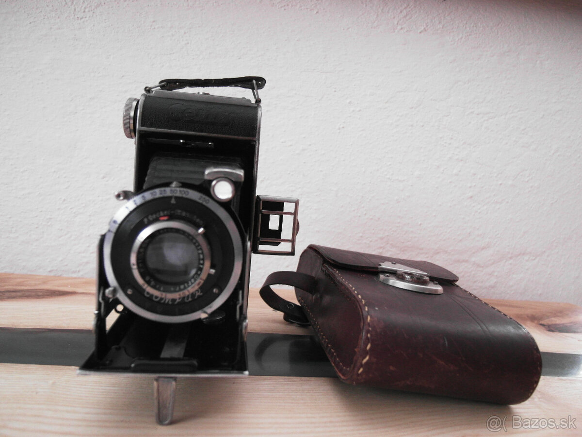 Starý fotoaparát CERTIX - 2