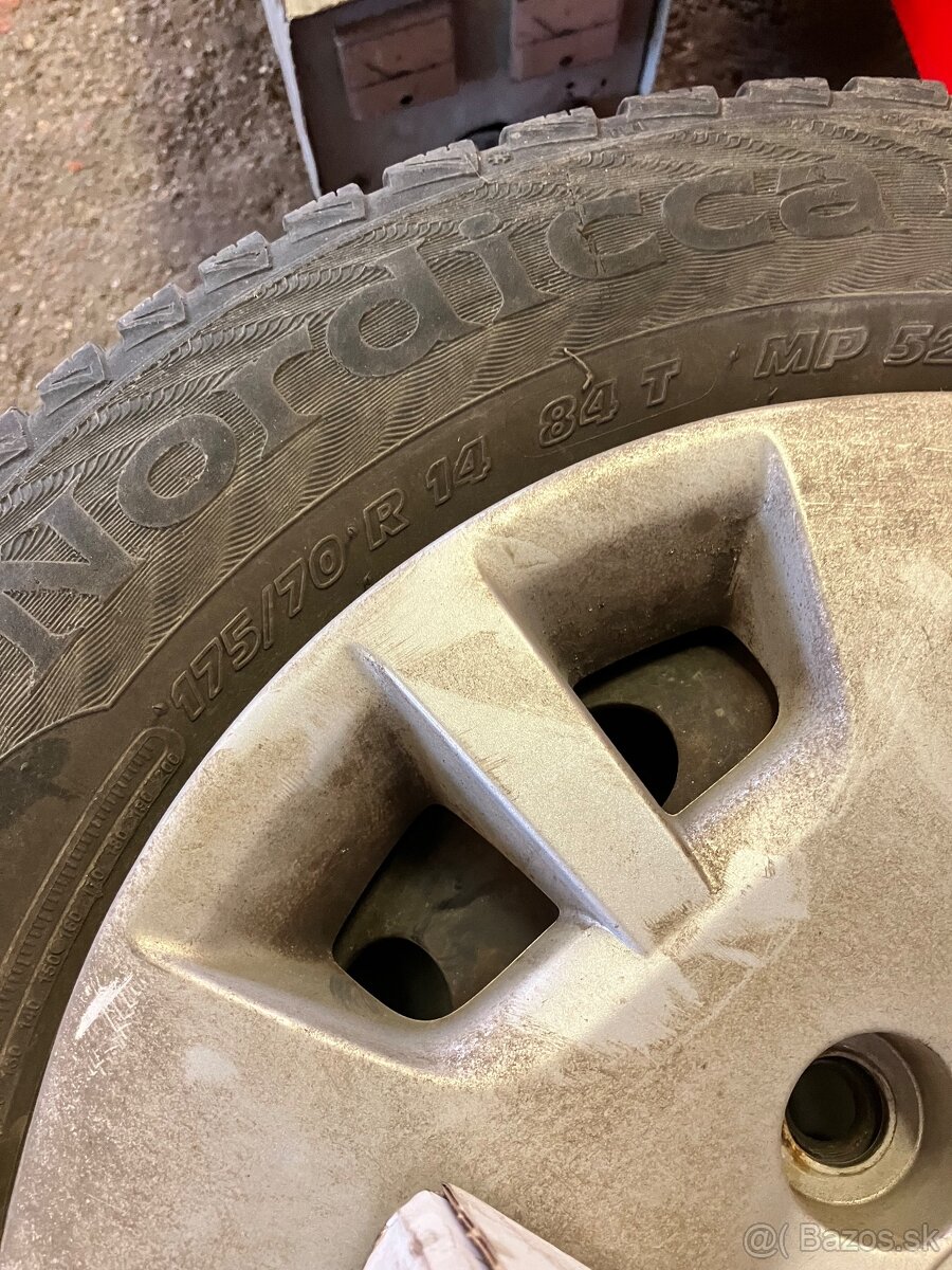 4 ks plechové disky + 4 zimné pneu - 2