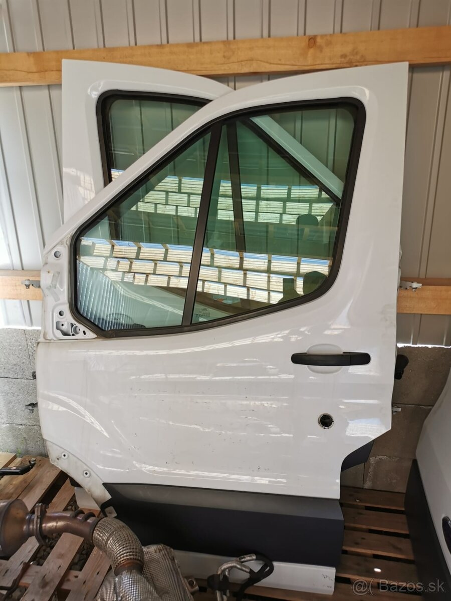 Ford Transit 3 miest L3H2 - 2