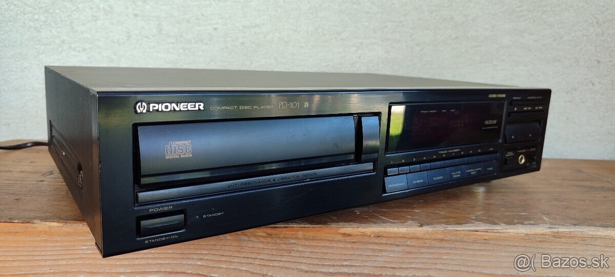 Cd prehrávač Pioneer. - 2