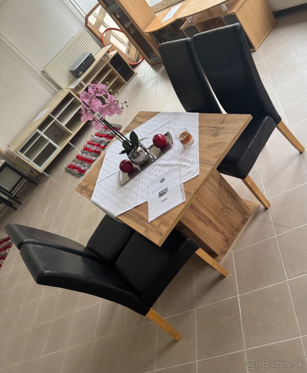 Jedálenský set – stôl + 4 stoličky – - 2