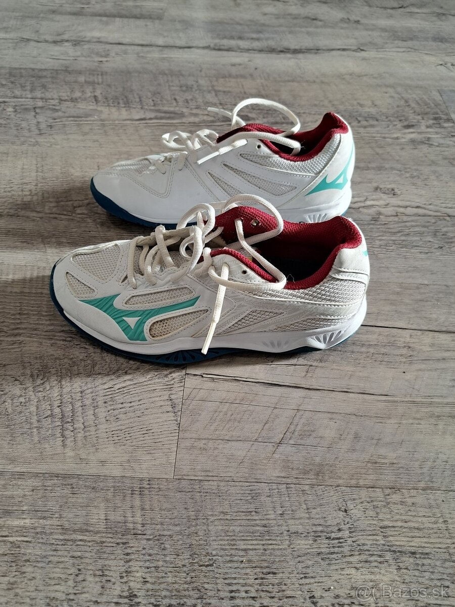 Dievčenské halovky tenisky. - 2