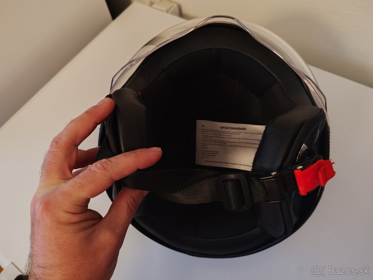 Otvorená prilba. - 2