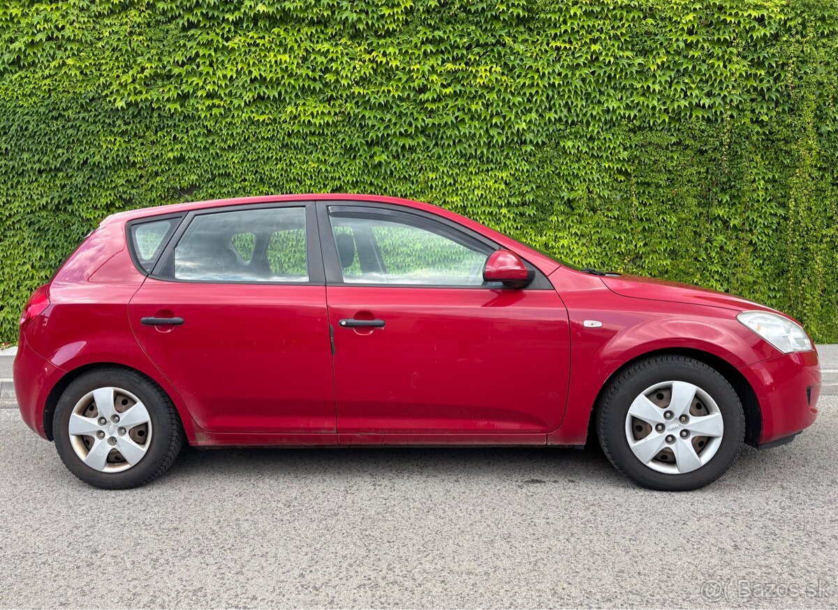 Predám Kia Ceed 1.4 benzín / LPG - 2