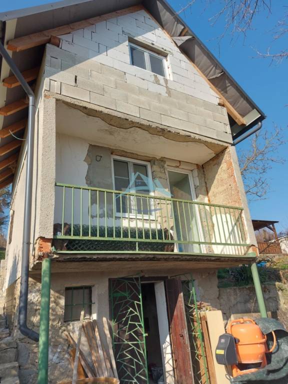 Predám vinicu s chatkou v Šahách – ideálne miesto pre oddych - 2