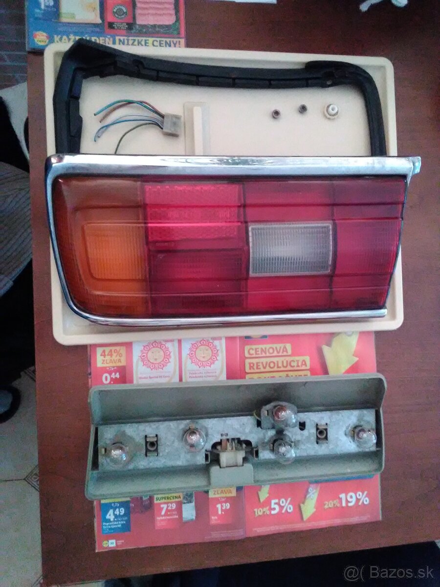 Zadné svetlo BMW 520 E12 - 2