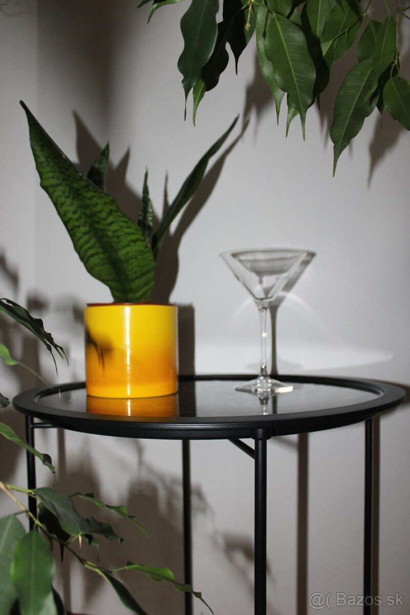 Malý kvetinový stolík zo živice, ručná výroba - 2