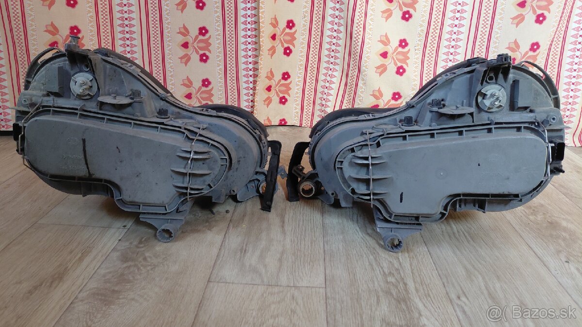 Predné svetlá Mercedes - 2