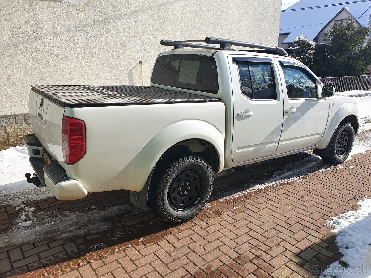NISSAN NAVARA - 2