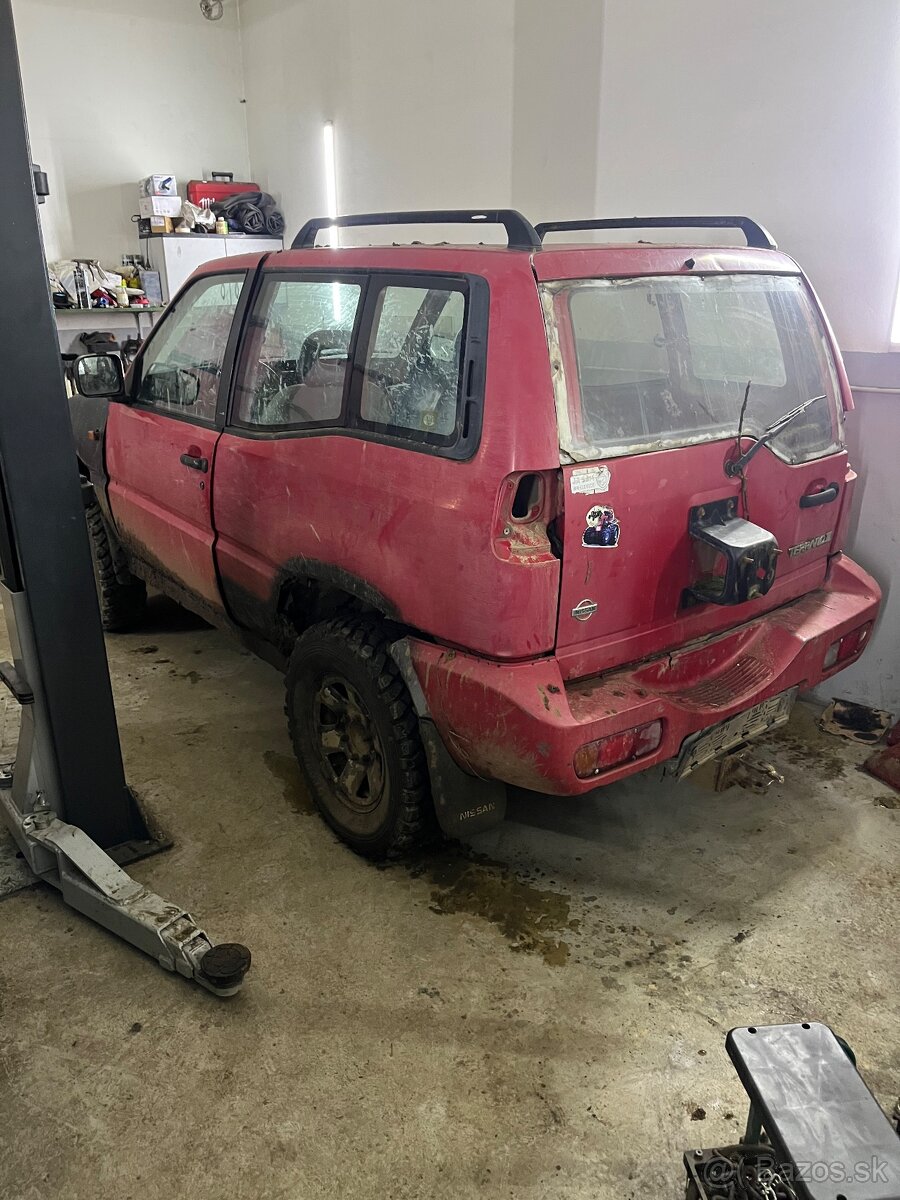 Nissan terano 2.4 - 2