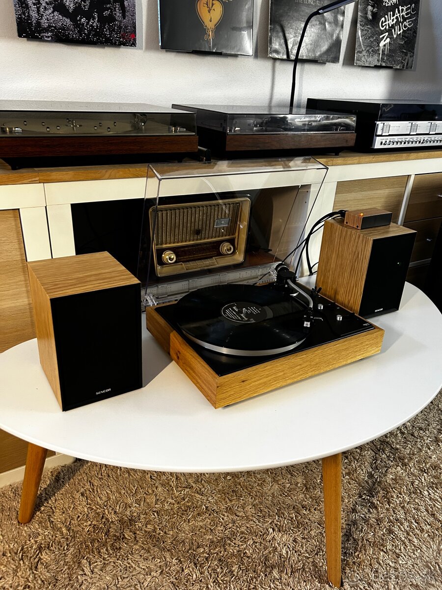 Gramofon Tesla s reproduktormi - 2