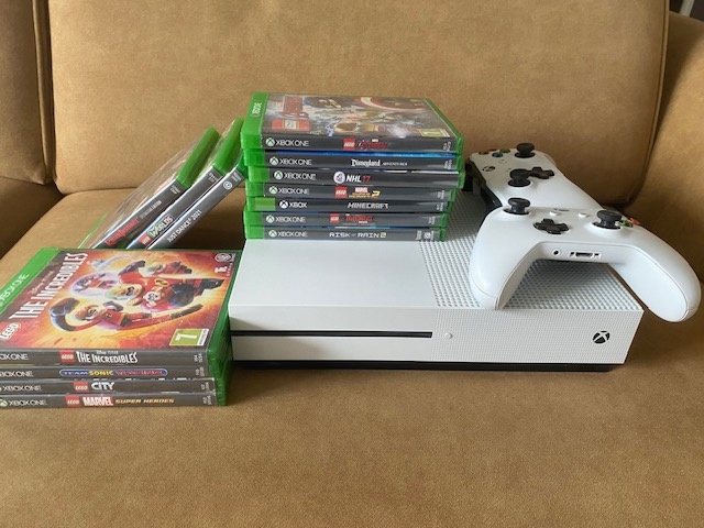 🎮 MEGA BALÍK: XBOX ONE + 2 OVLÁDAČE + 14 HIER 🔥 - 2