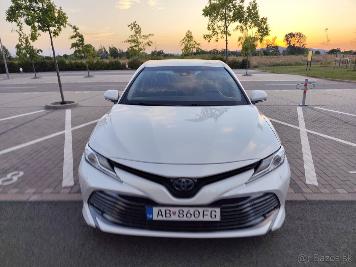 2020 Toyota Camry Hybrid - 2