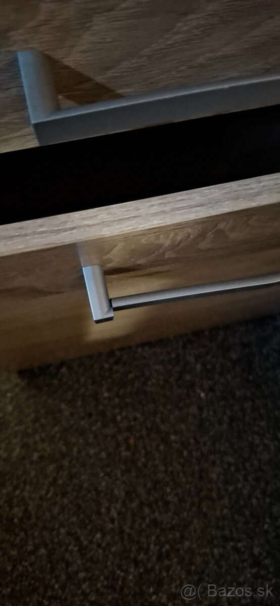 Drevená skriňa - 2