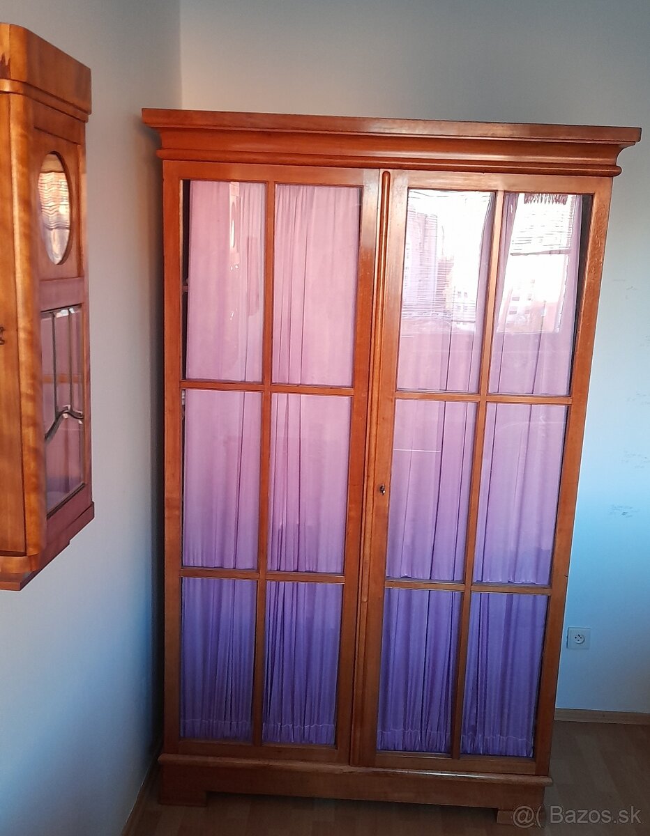 spálňa starožitná - 2