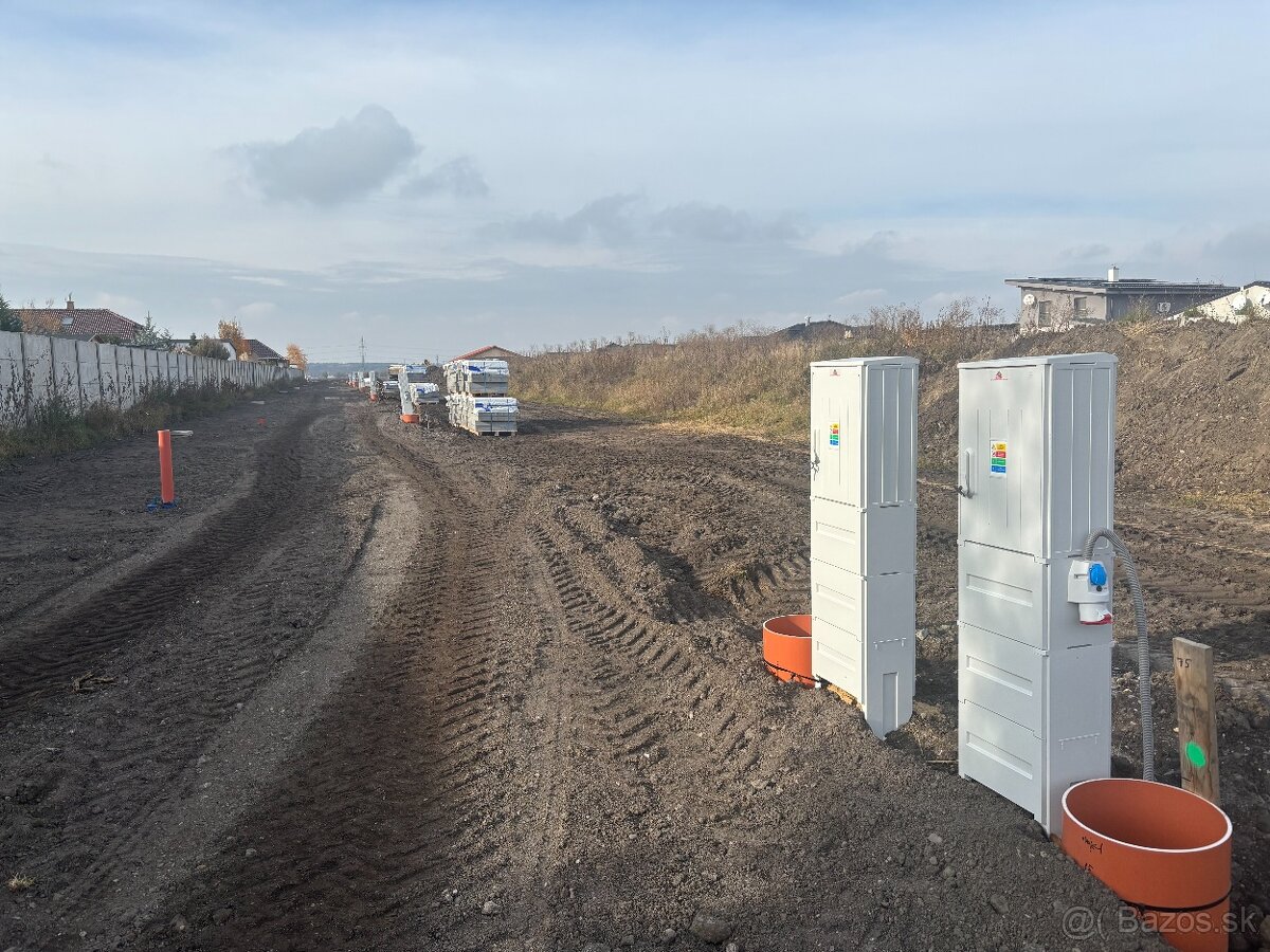 Stavebné pozemky v Malackách s IS a prístupovou cestou. - 2