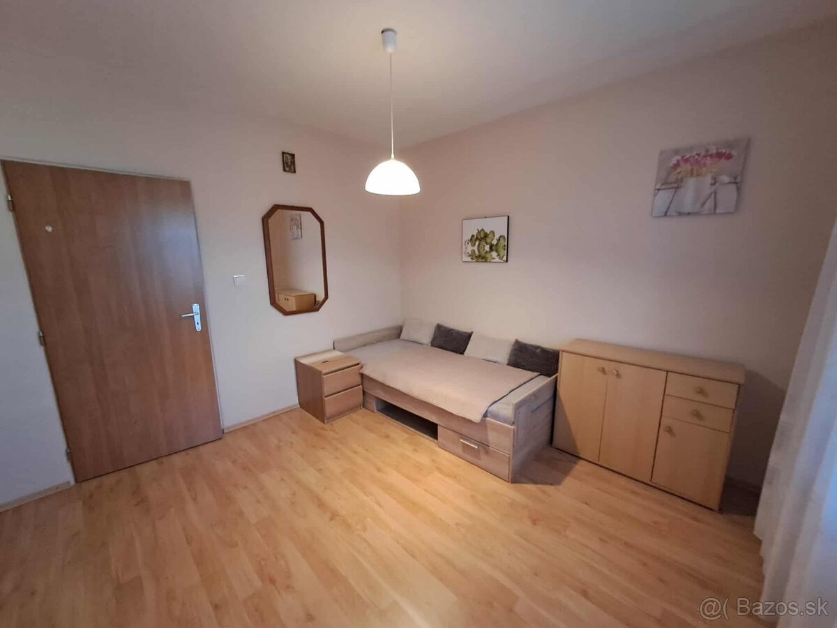 3izb. byt s balkónom, šatníkom a špajzou, Nové Zámky - 2