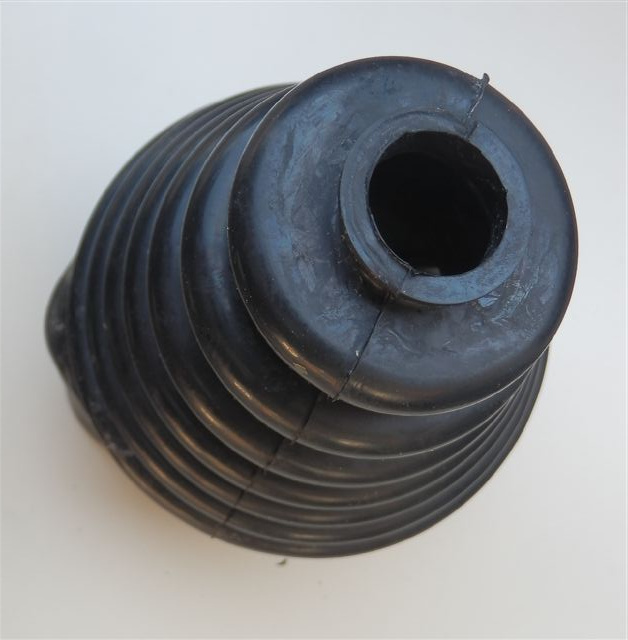 Tatra 813-manžeta rýchlostnej páky,zásterky,ručná brzda - 2