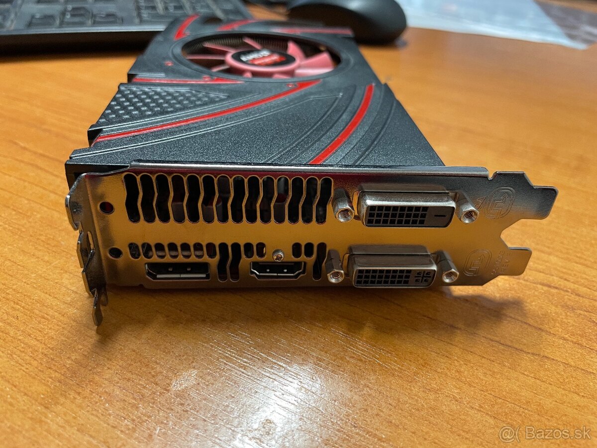 AMD Radeon R9 270 2GB - 2