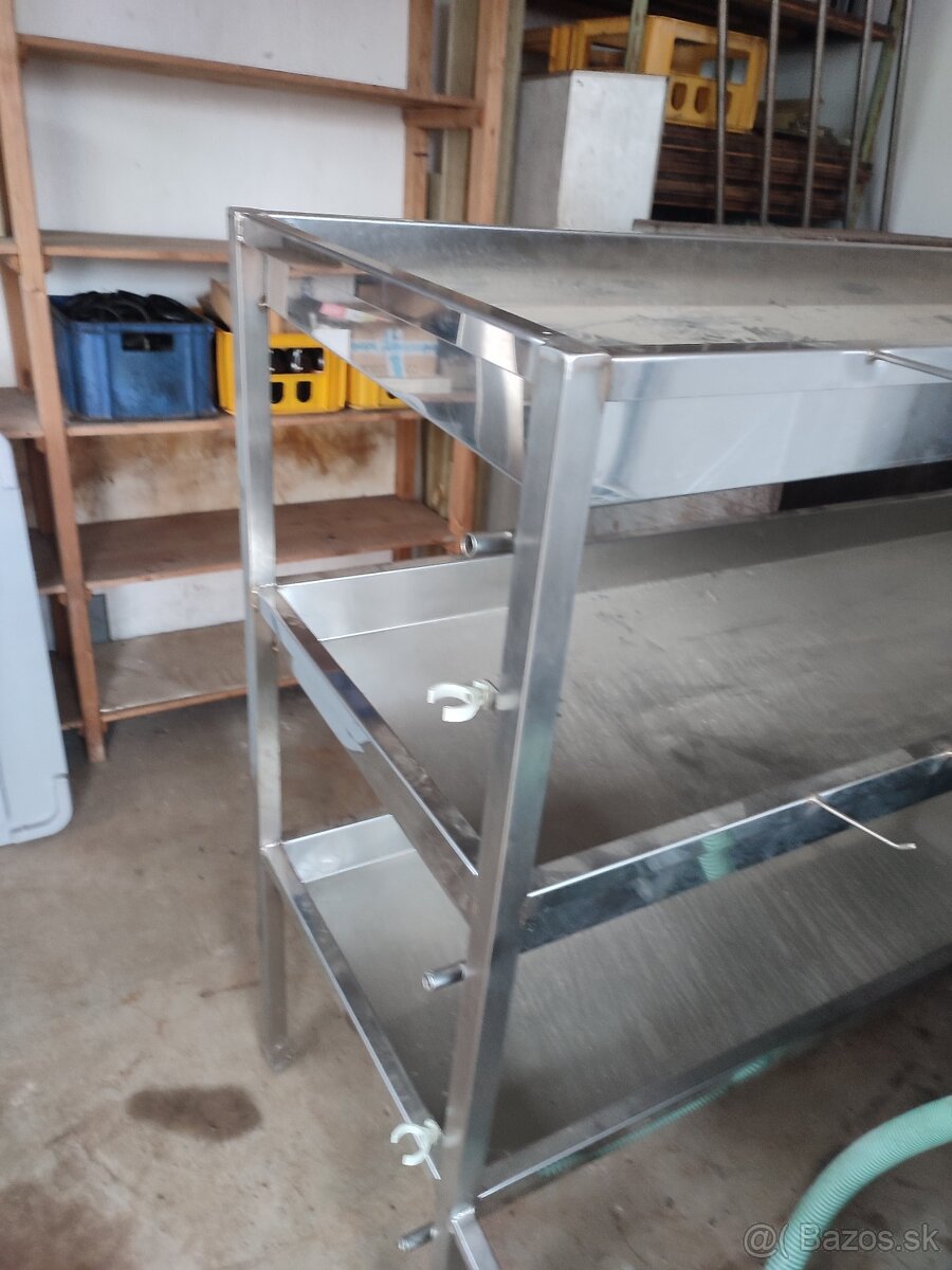 Nerezový regál na syr - 2