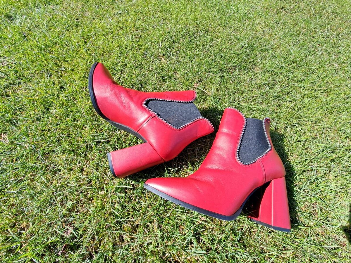 Celokožené čižmičky v červenej farbe - 2