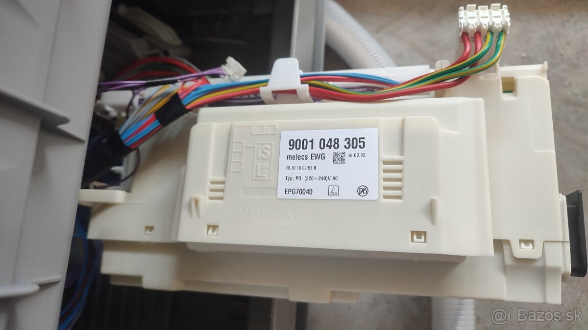 Darujem na diely SMV58L50EU - 2