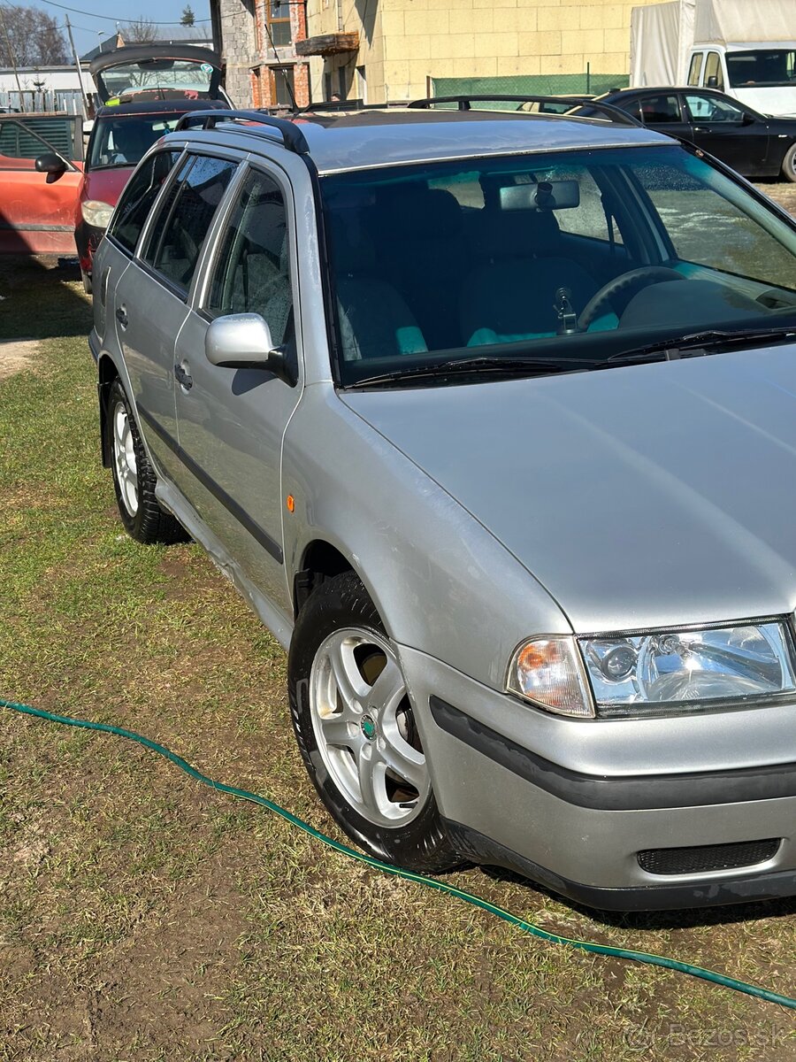 Škoda octavia 1.8 66KW rotacka - 2