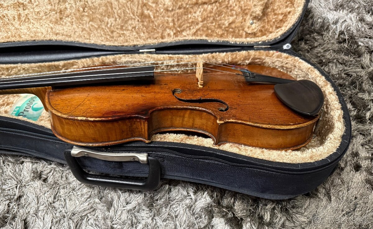 Predám dve husle 4/4 a 3/4 - 2
