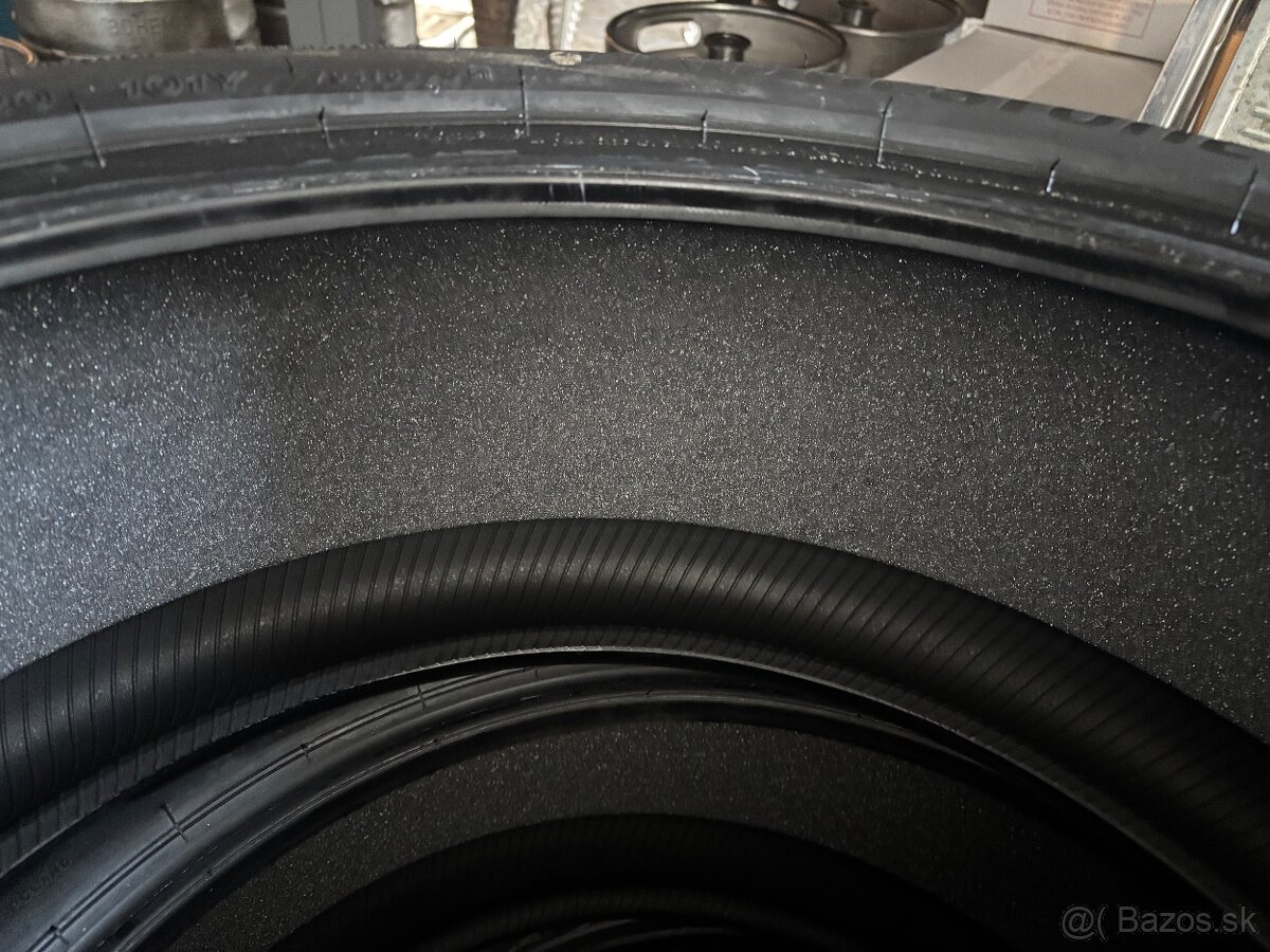 Bridgestone 255 40 R20 - 2