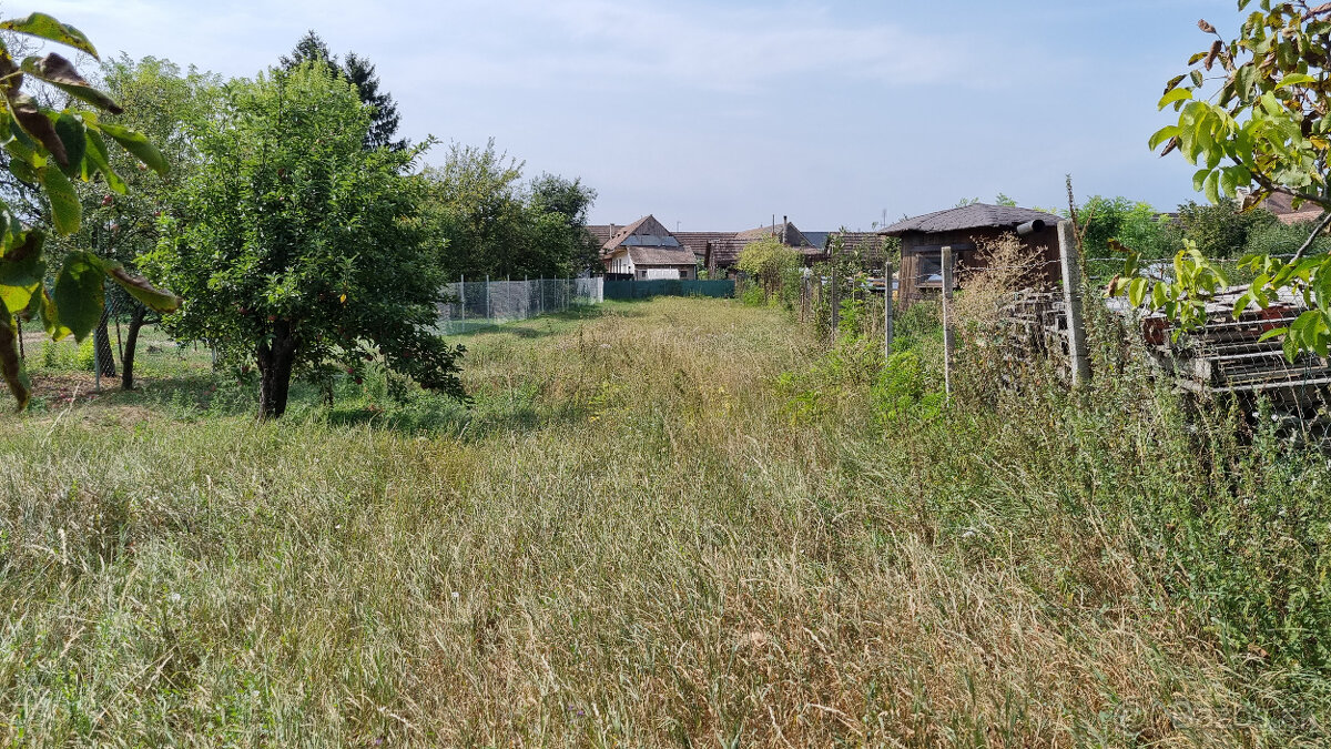 STAVEBNÝ POZEMOK 966 m2 KRAKOVANY - PIEŠŤANY + UPI VOĽNÝ - 2