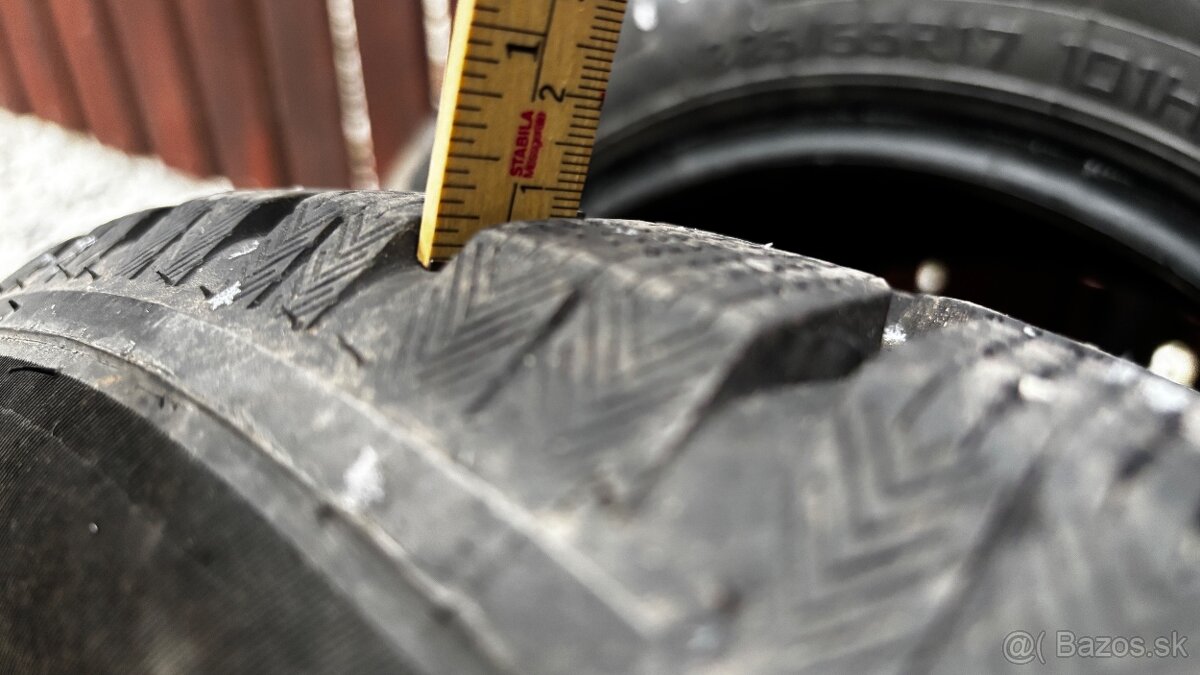 Predam 225/55r17 zimne - 2